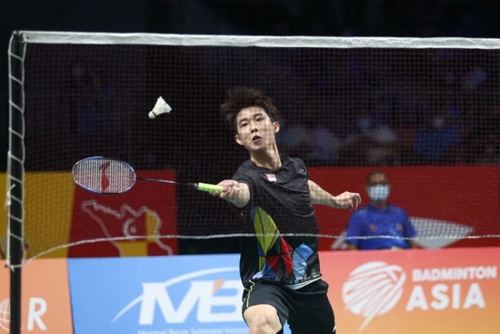 人制足球中 人制足球中