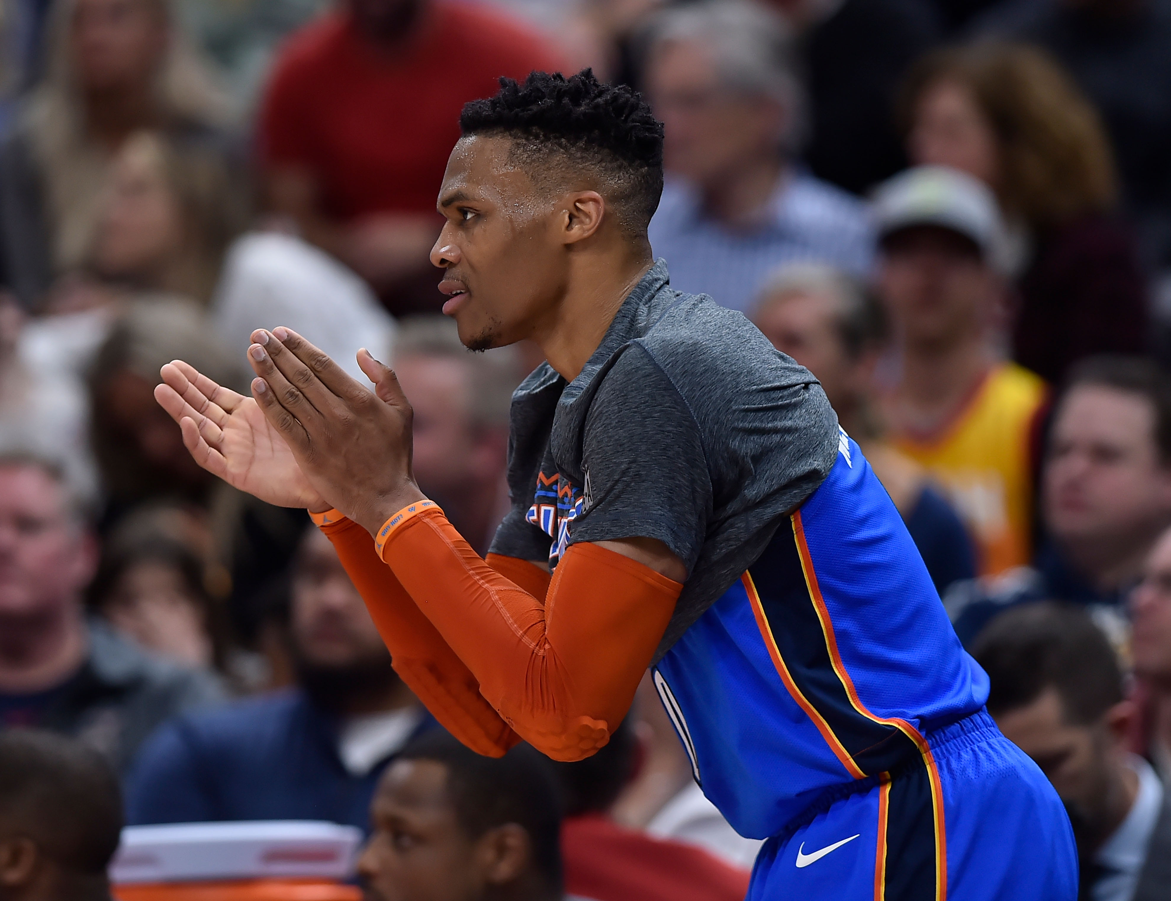 对球迷和团 对球迷和团